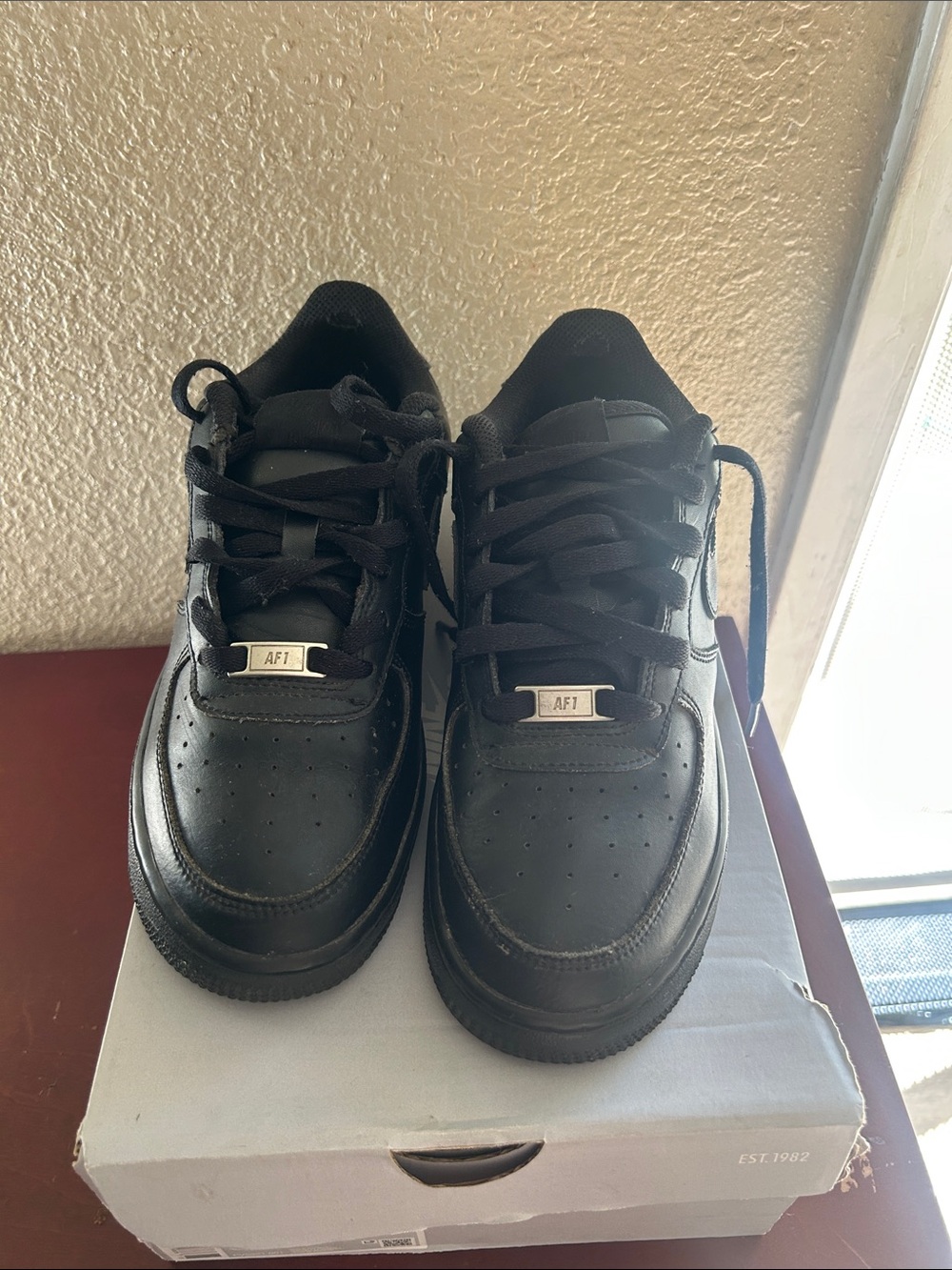 Nike Air Force One Kids Black Low-Top Sneakers - Classic Everyday Style